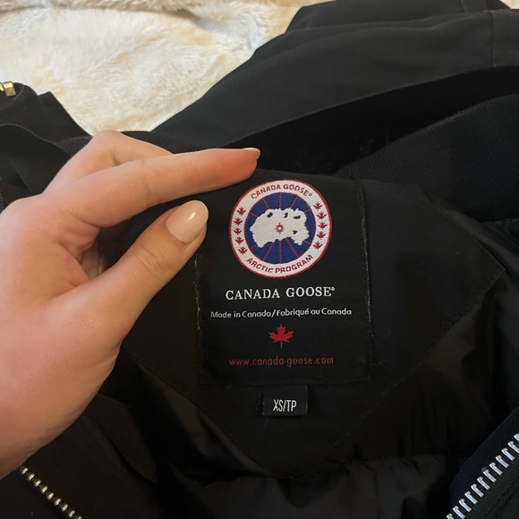 Beautiful Canada Goose Knee Length Parka - Picture 3 of 7